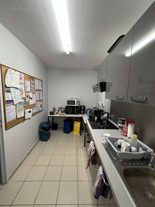 Commerce à SAINT-JUST-MALMONT