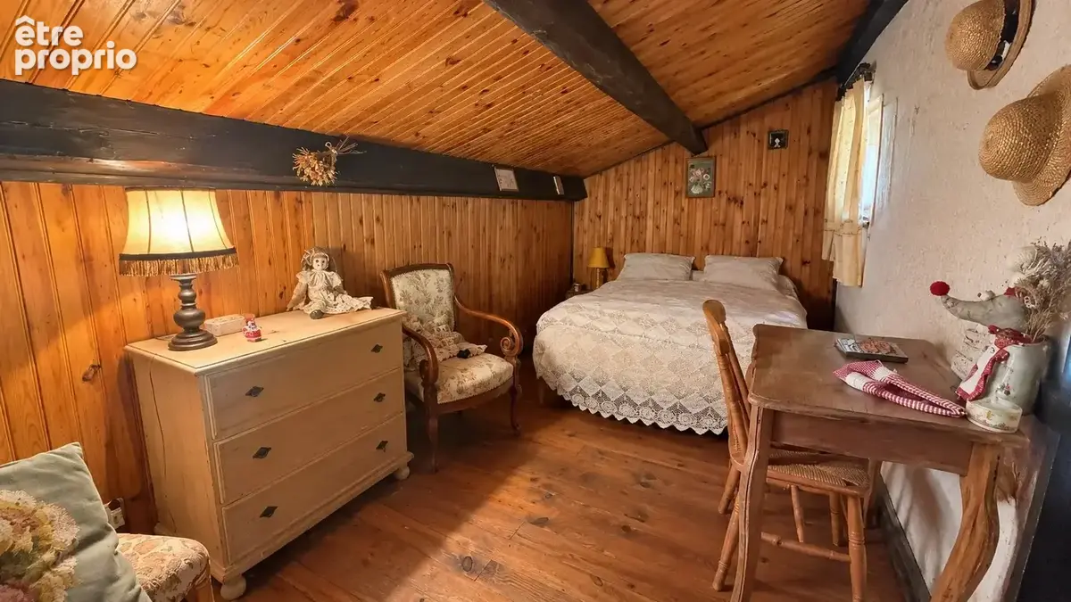 Chalet en bois avec terrasse plein sud et grand terrain arboré de 2 680 m² - photo 13