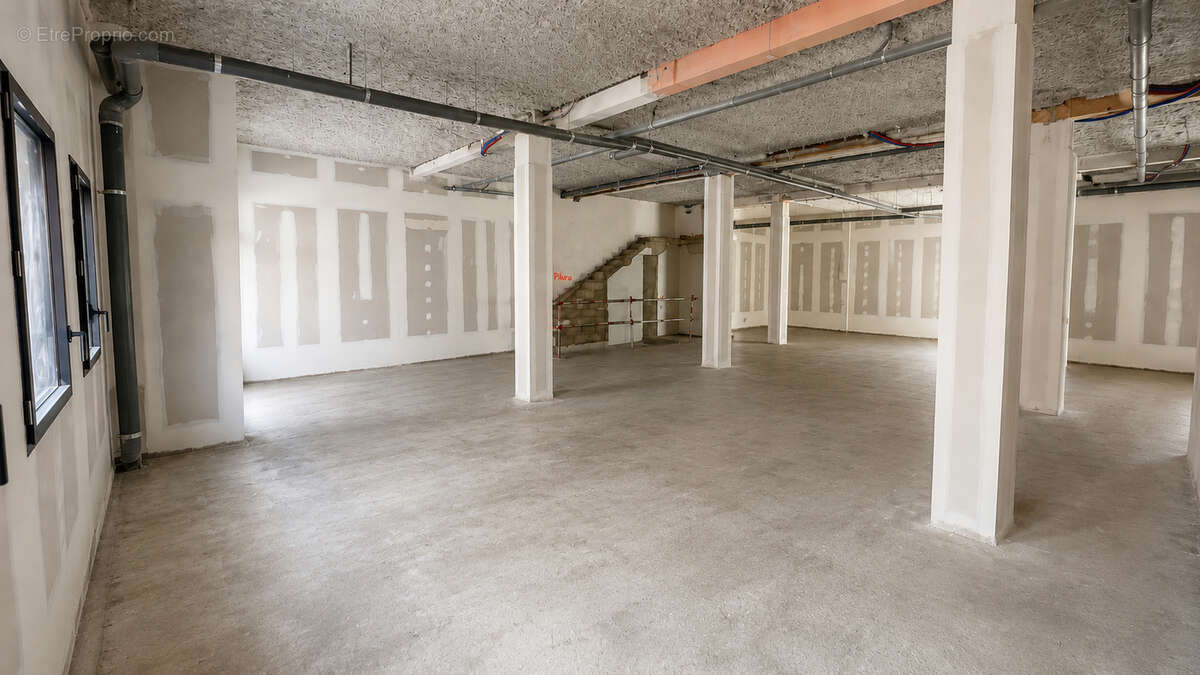 Local Commercial - 476m2 - Saint-Cyprien - photo 2