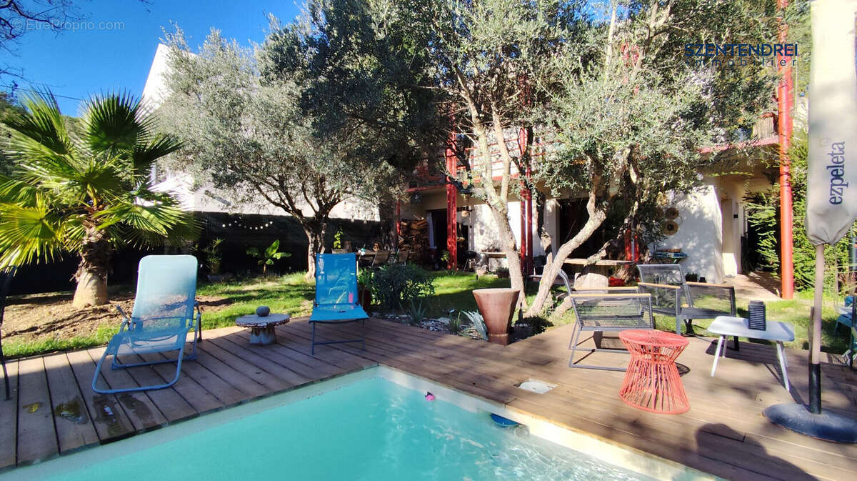 Szentendrei immobilier  maison F4 Aubais - Jardin arboré calm - Maison à AUBAIS