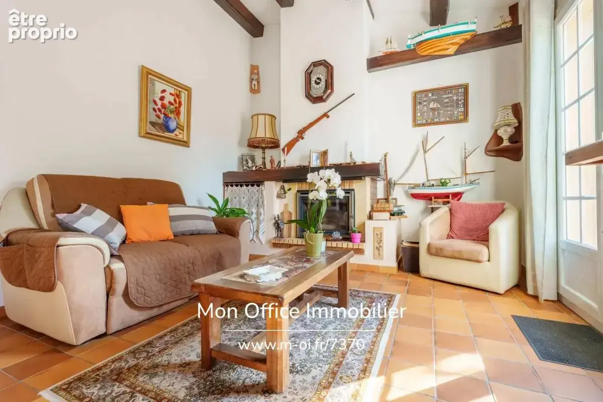 Référence : 7370-MCO - Maison 5 pièces terrain 1089 m² avec dépendance et piscine au calme absolu - photo 5