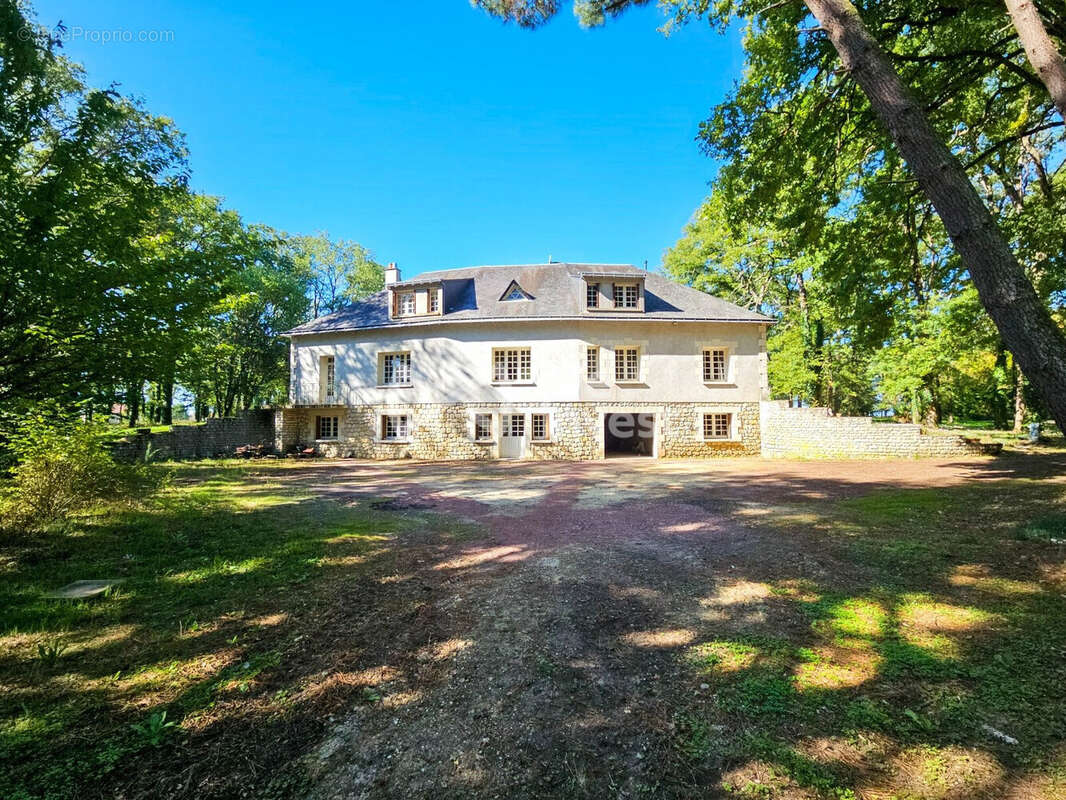 Maison à VERNEUIL-LE-CHATEAU