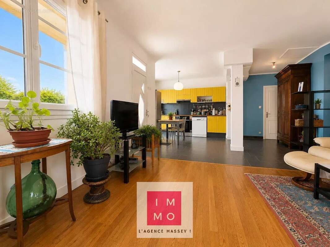 Maison de ville de charme – Plain-pied T3  : garage, jardin et terrasse couverte - photo 8