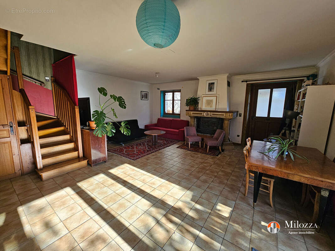Maison à CHAMAGNIEU