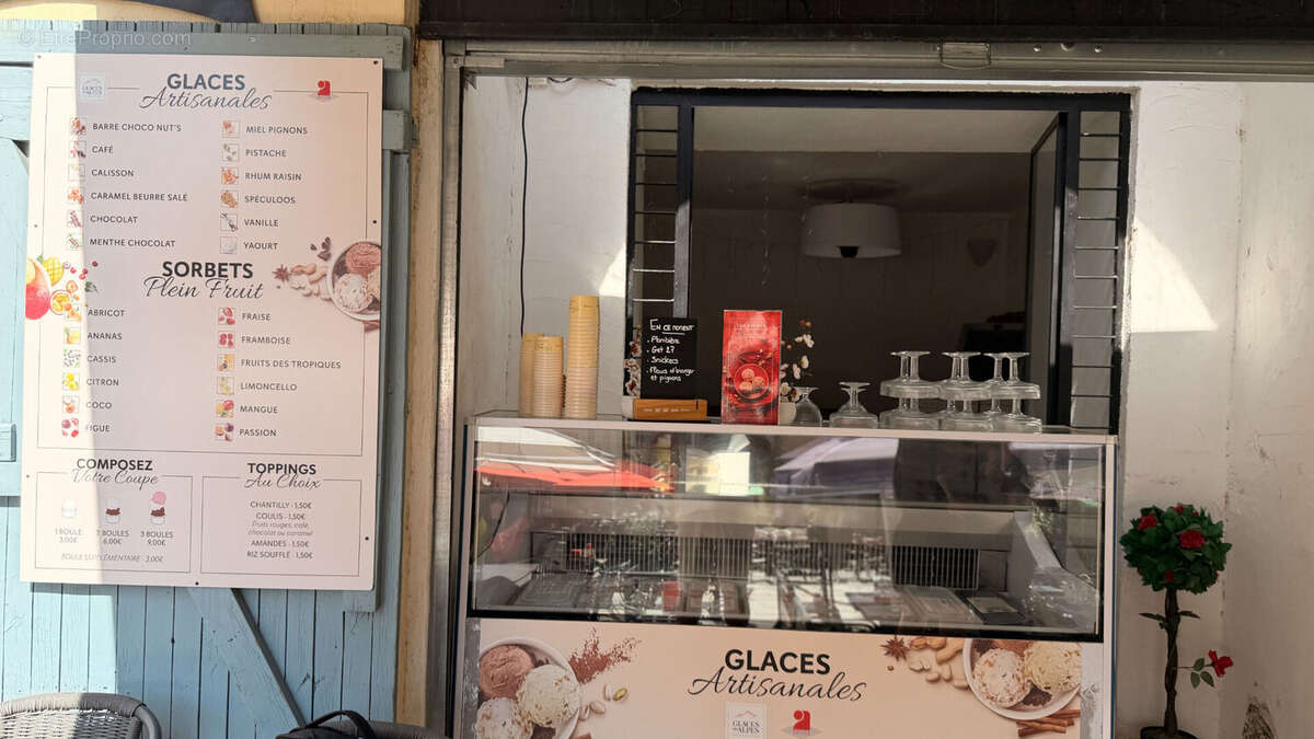 A vendre fonds de commerce bar-brasserie-glacier 96 m2 licence iv idealement situe dans le centre de hyeres - photo 8