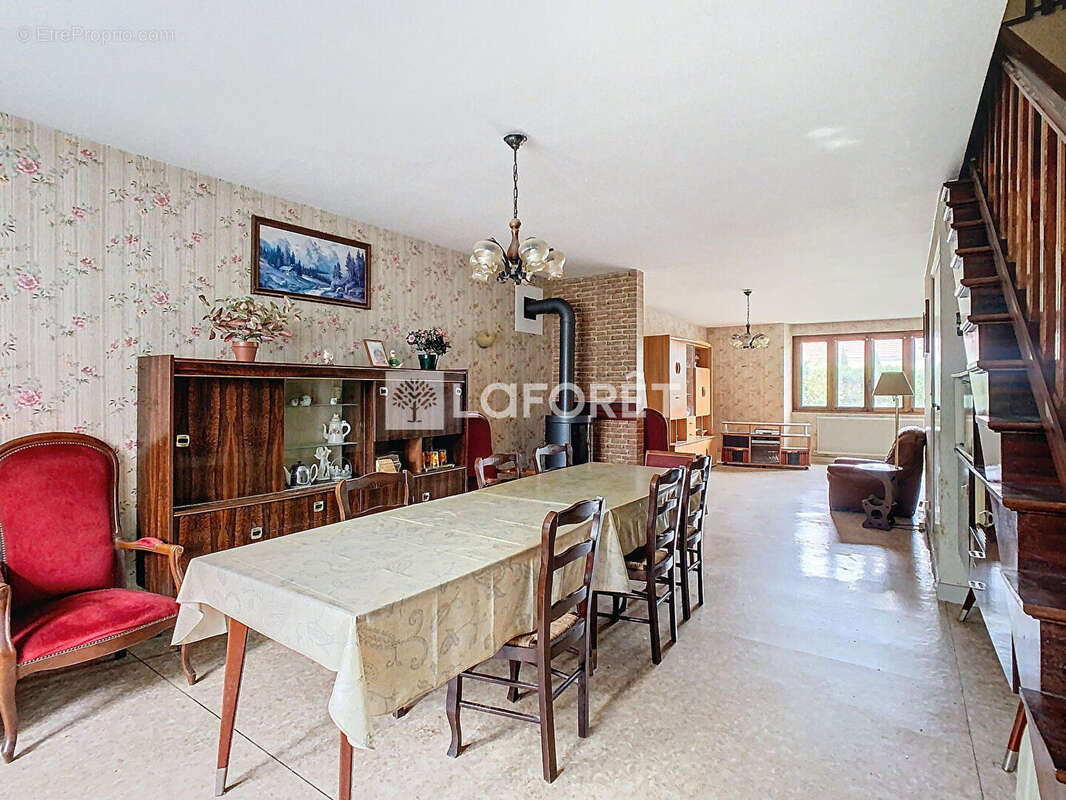 Maison Biesles 6 pièce(s) 175,35 m2 - photo 2