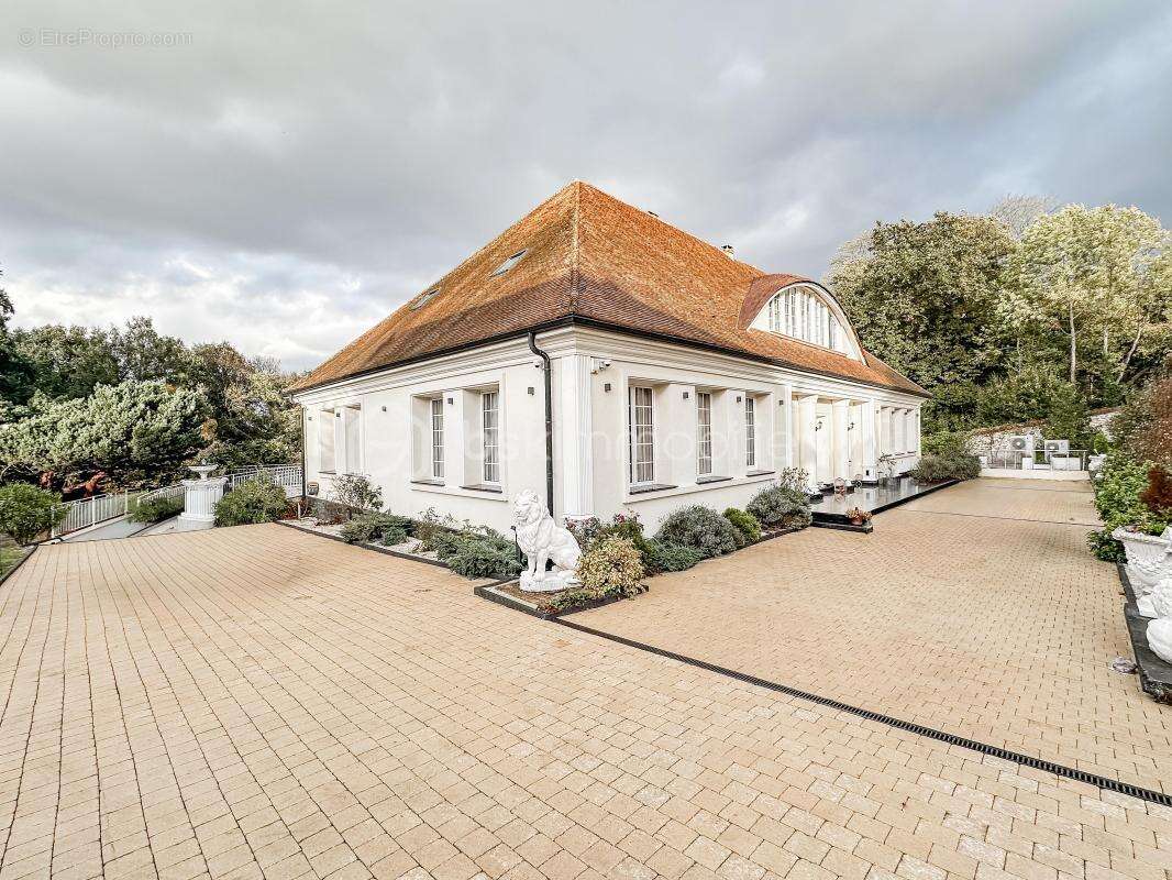 Maison à DAMMARIE-LES-LYS