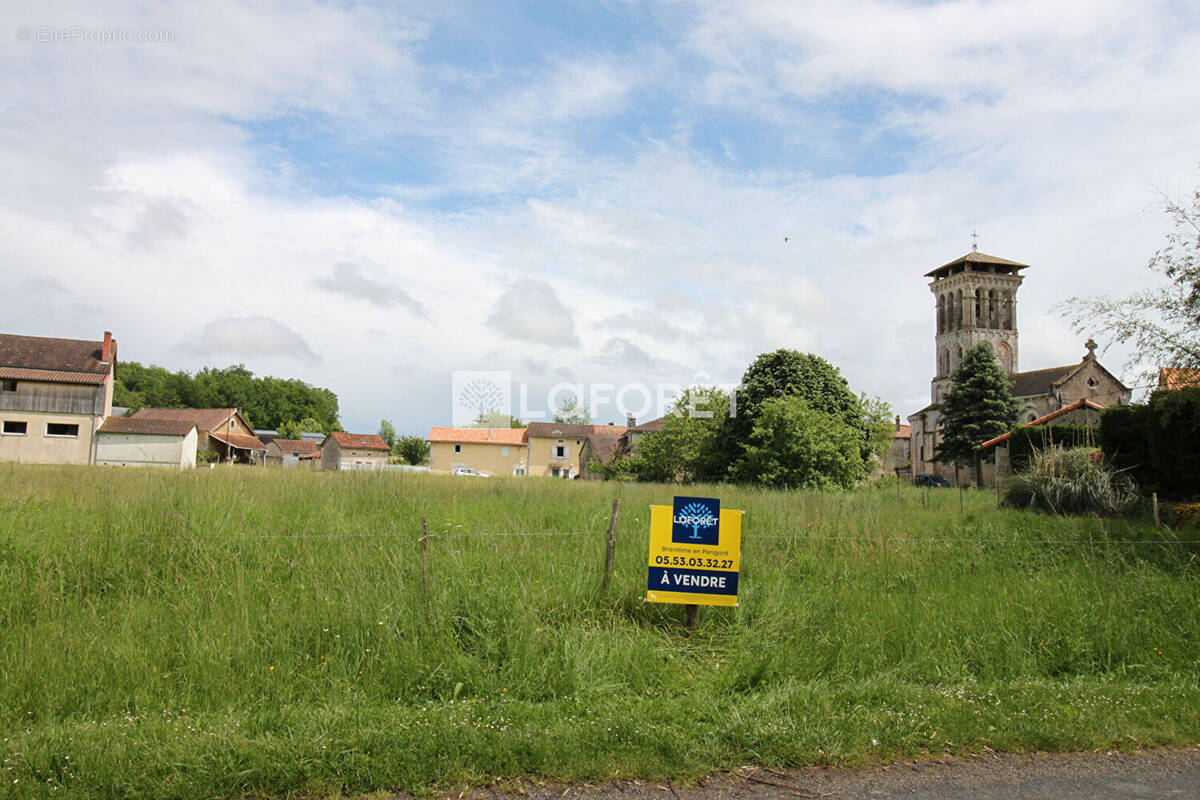 Terrain à CREYSSAC