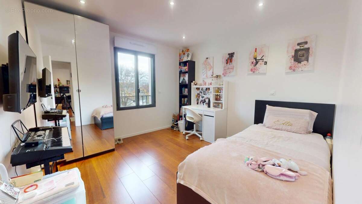 Maison à SAINT-MAUR-DES-FOSSES