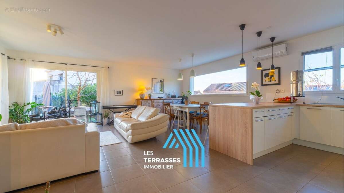 Maison à MONTELIMAR