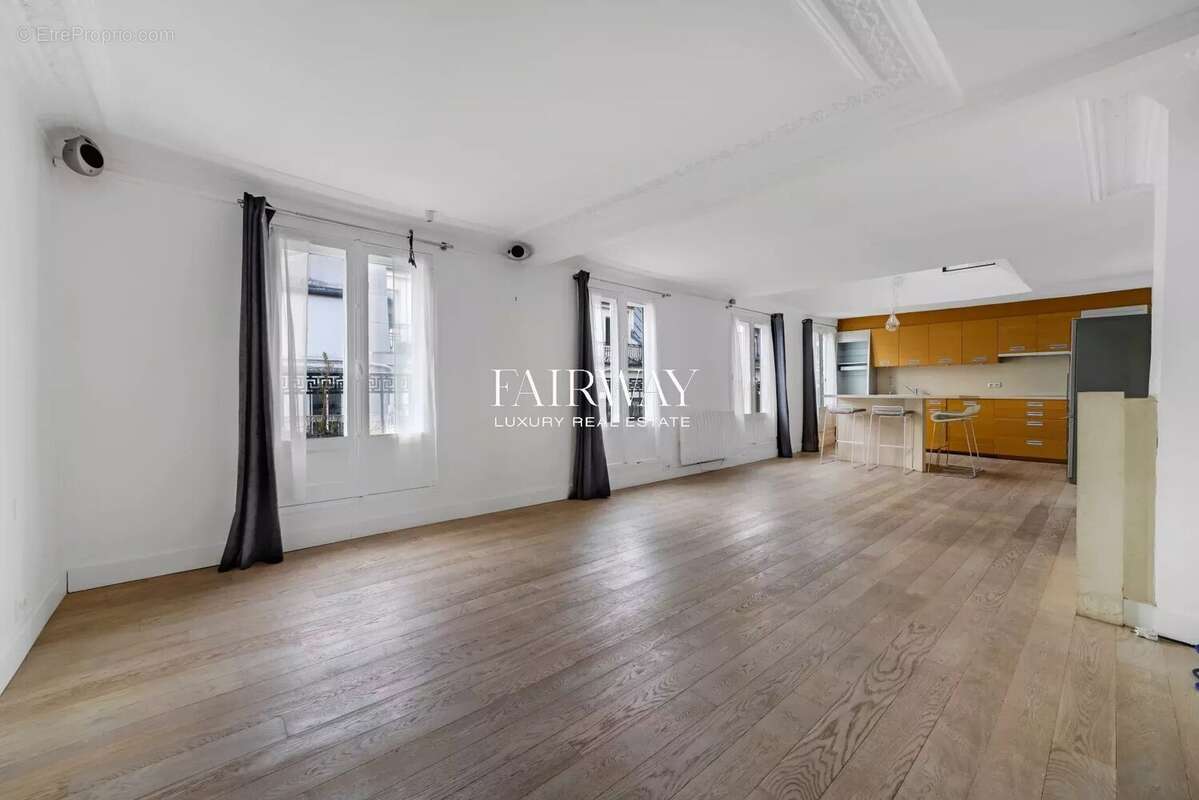 Appartement à PARIS-8E