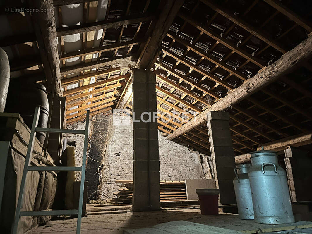 Maison à CRESSIA