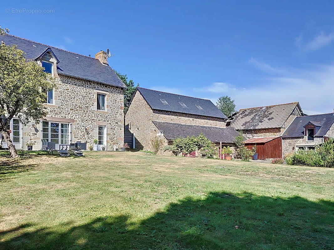 Maison à NOYAL-SOUS-BAZOUGES