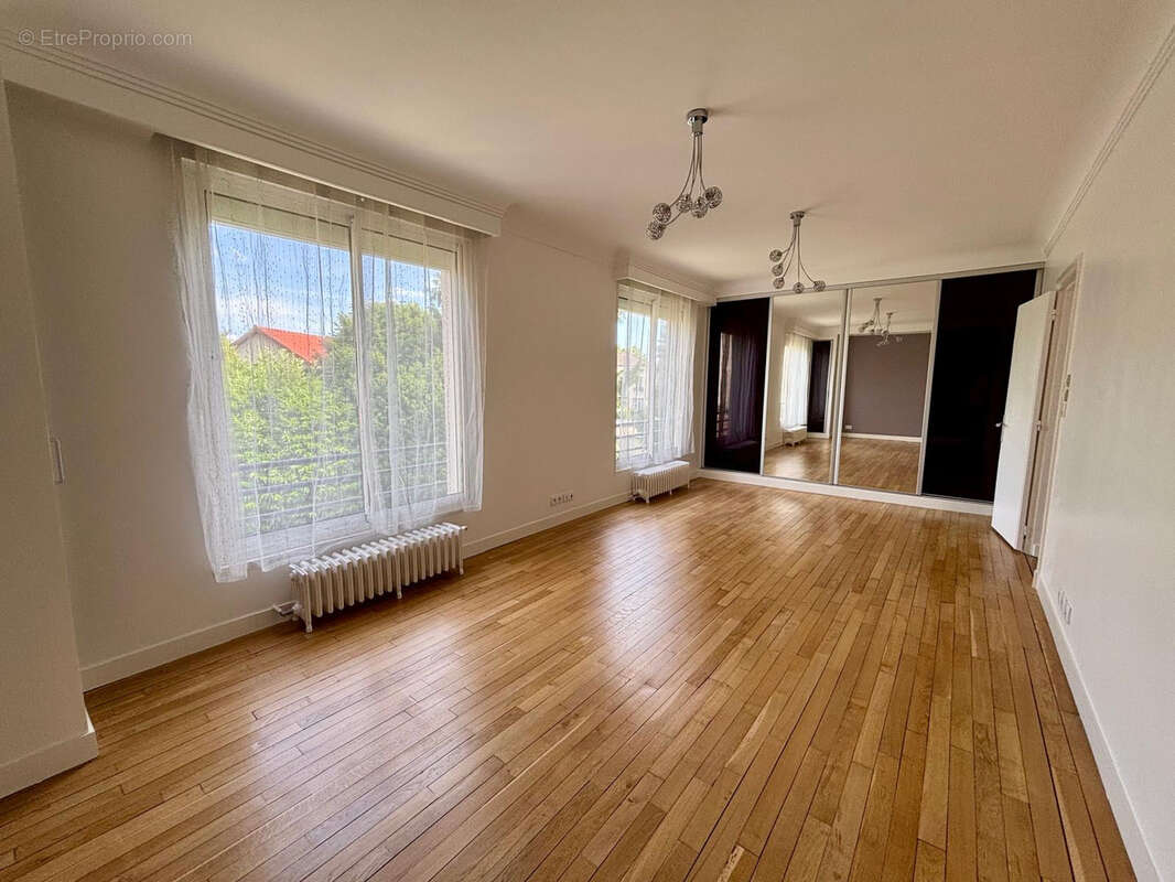 Maison à SAINT-MAUR-DES-FOSSES