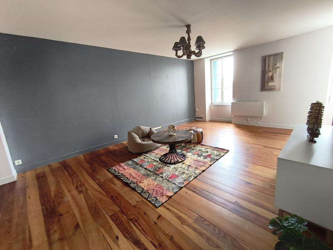 Appartement 230 m² à Fenioux  - photo 8