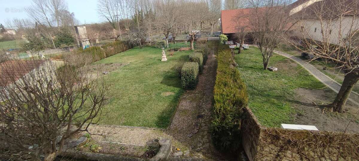 Maison à VIC-EN-BIGORRE