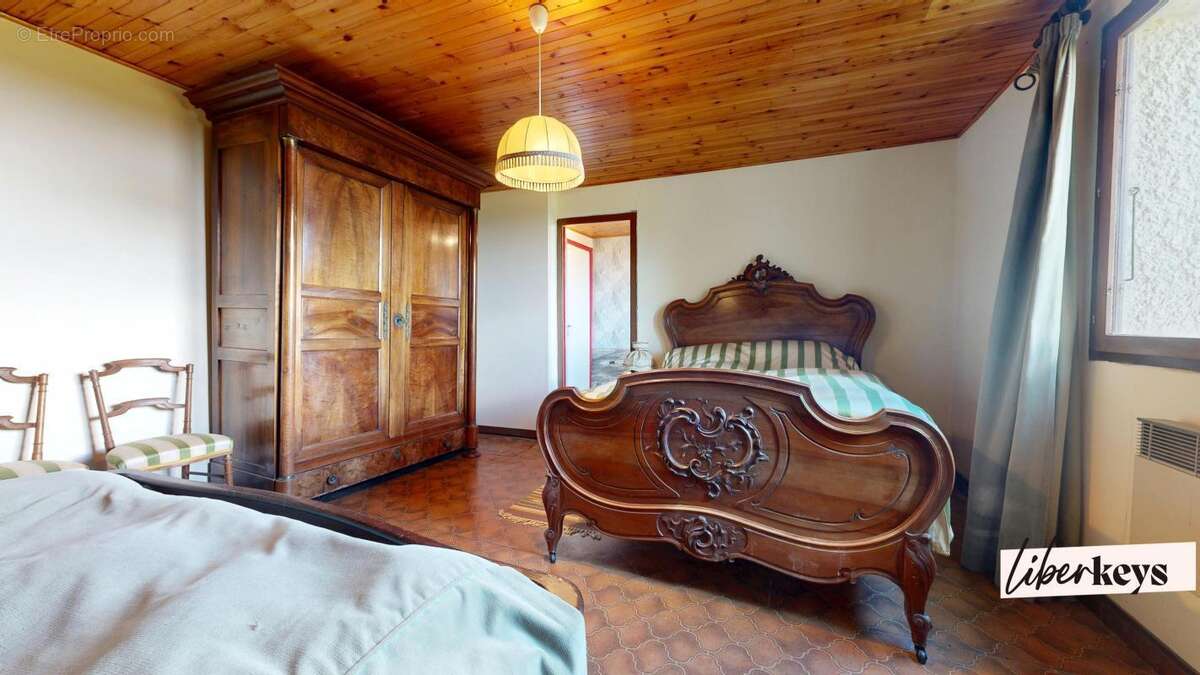 Maison à CORCELLES-LES-MONTS