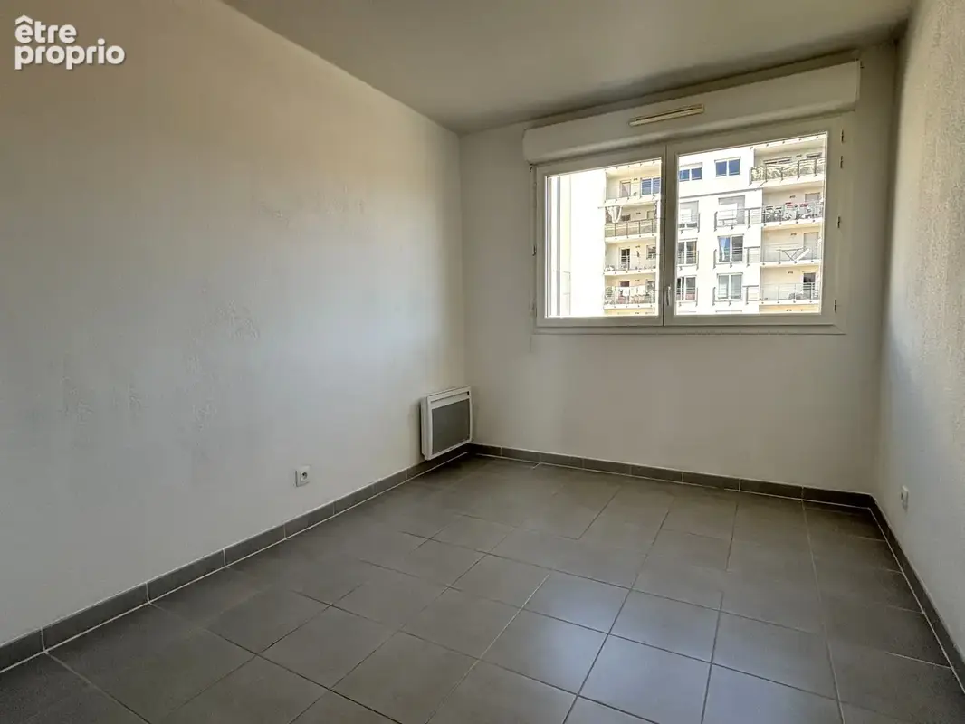 Appartement T3 de 66 m2 avec vaste terrasse de 18 m2 et garage fermé   Marseille 13004 Les Chartreux - photo 6