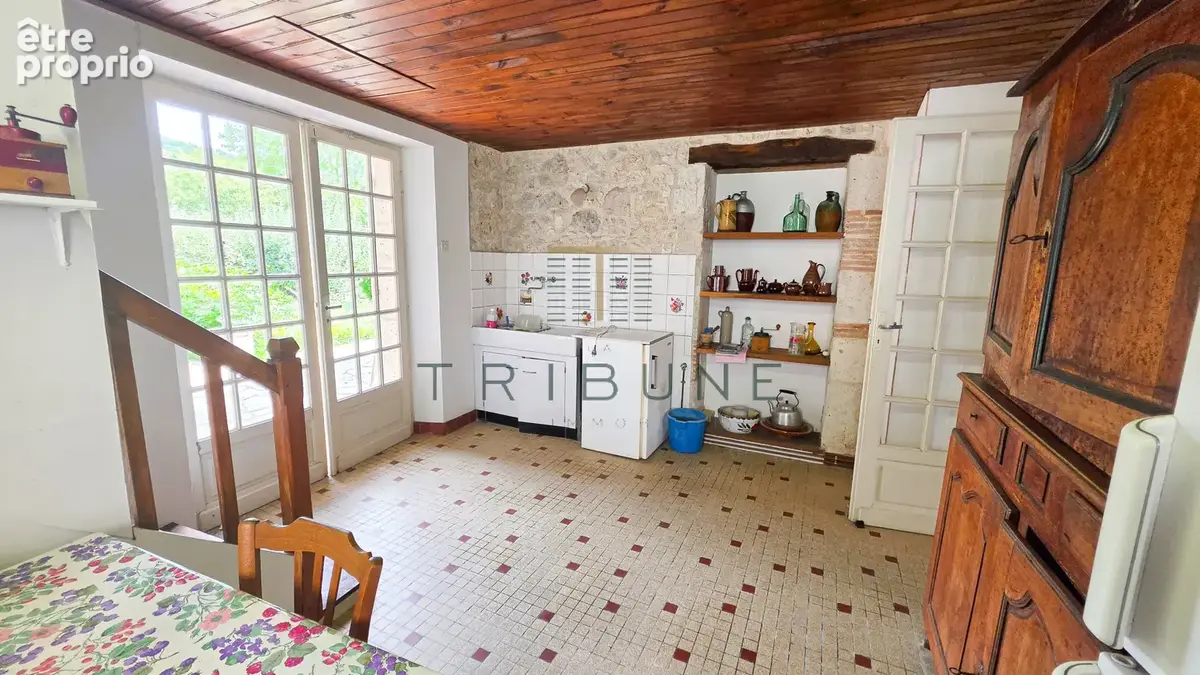 Maison de village en pierres de 230m2 avec jardin et garage - photo 6