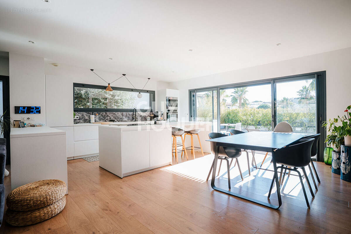 Maison à VILLENEUVE-DE-LA-RAHO