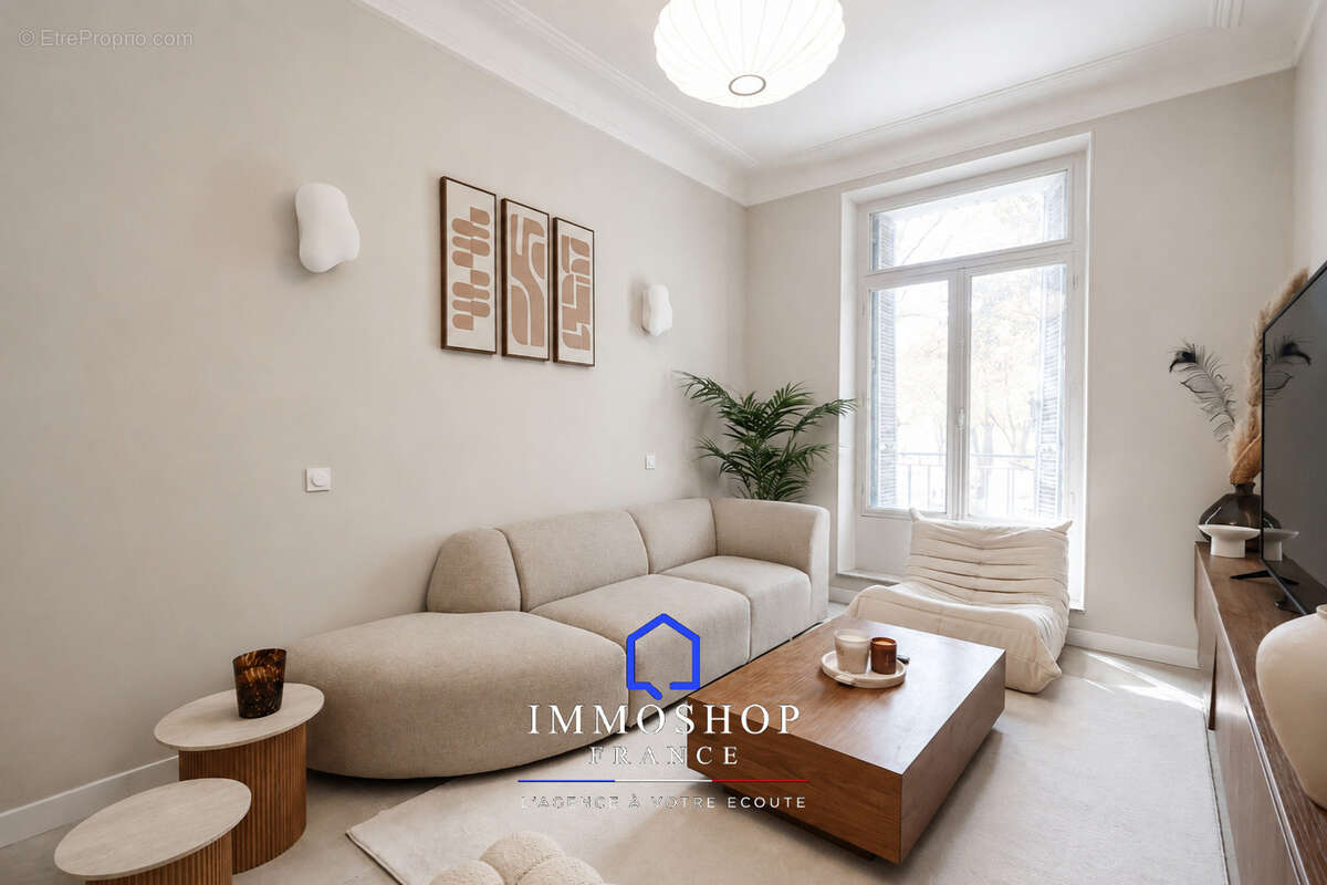 Appartement - 75,46 m2 - 4 pièces - 13006 Castellane - photo 2