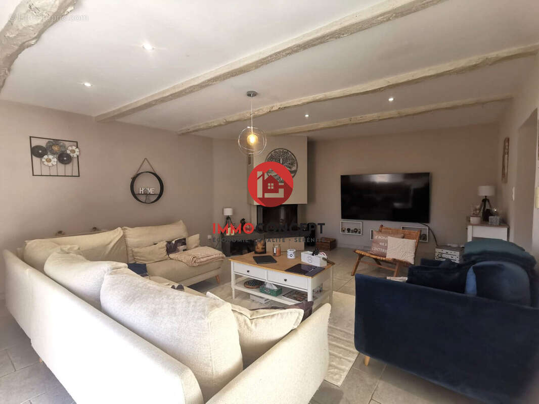 Maison 151 m² à Saint-Paul-Les-Fonts  - photo 4