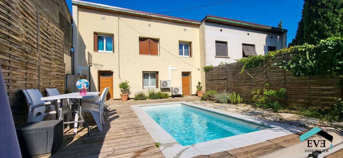 Maison à ROUSSILLON