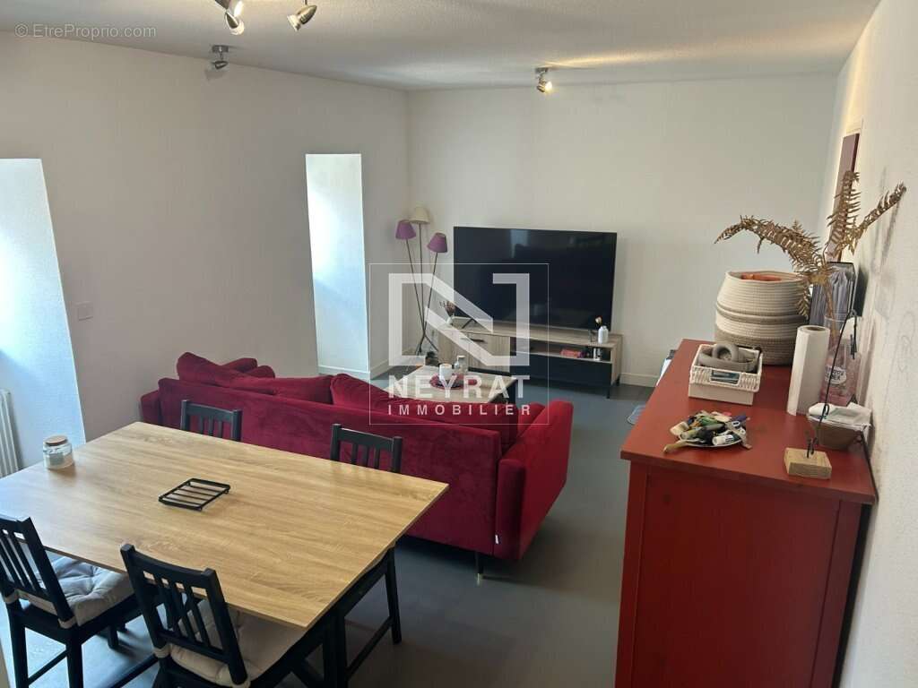 Appartement type 3 65.27 m2 avec cave et 2 garages VENDUS LOUES - photo 13