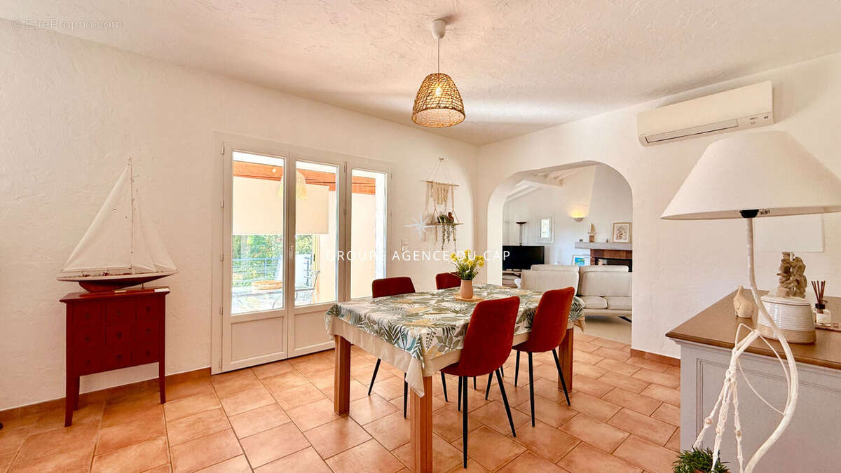 Maison à LES ISSAMBRES