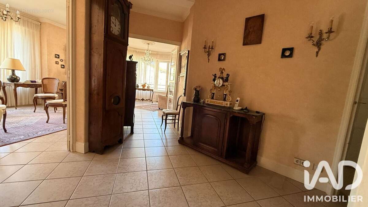 Appartement 100 m² à Roanne  - photo 3