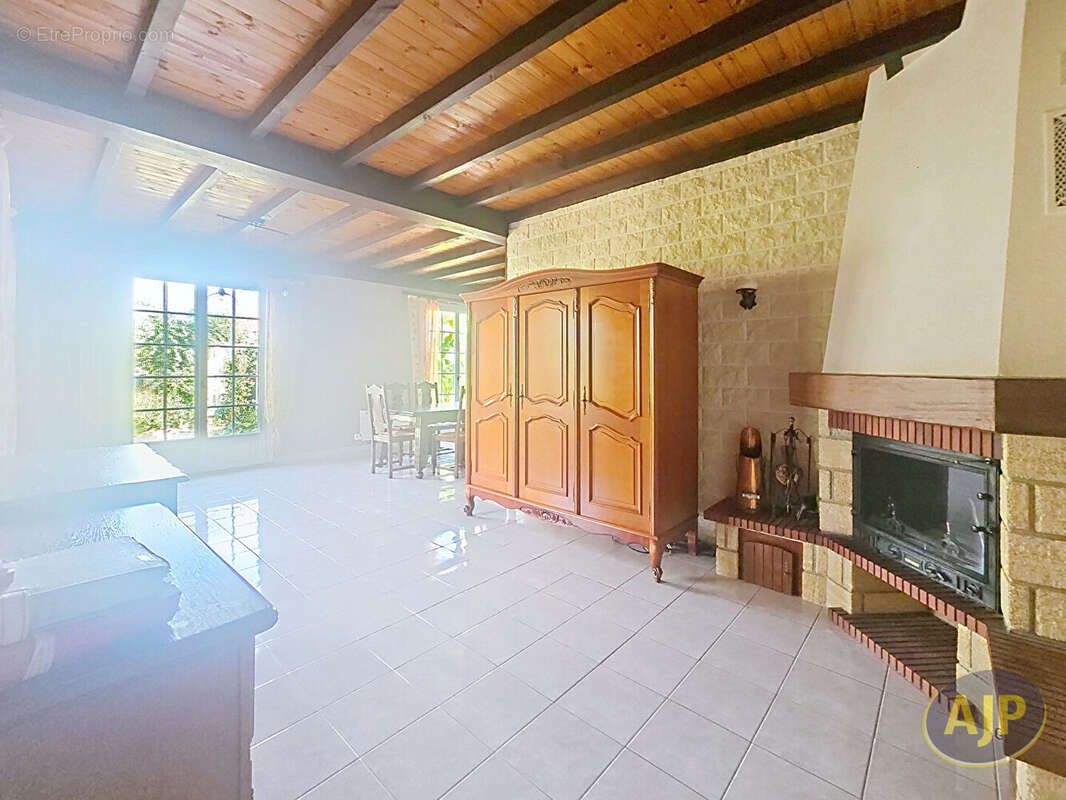 Maison Lucon 6 pièce(s) 127 m2 - photo 6