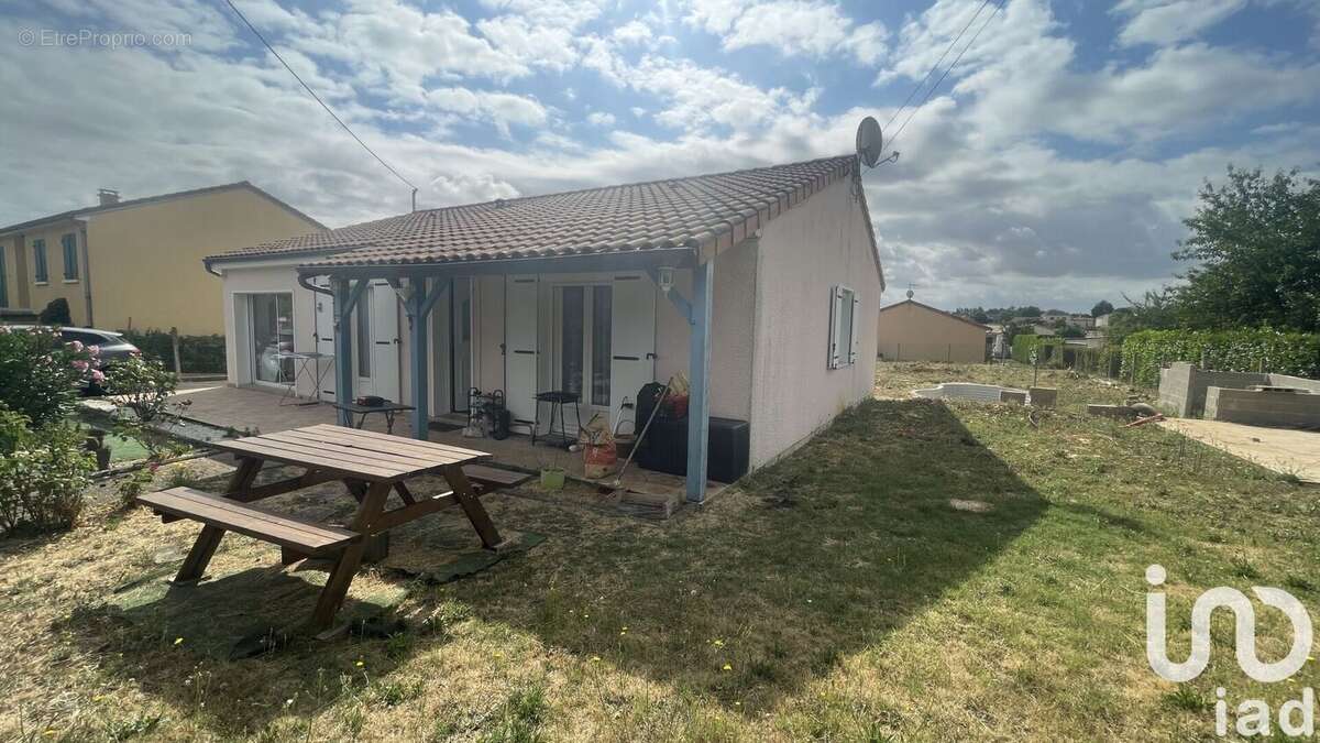 Photo 2 - Maison à LE ROCHEREAU