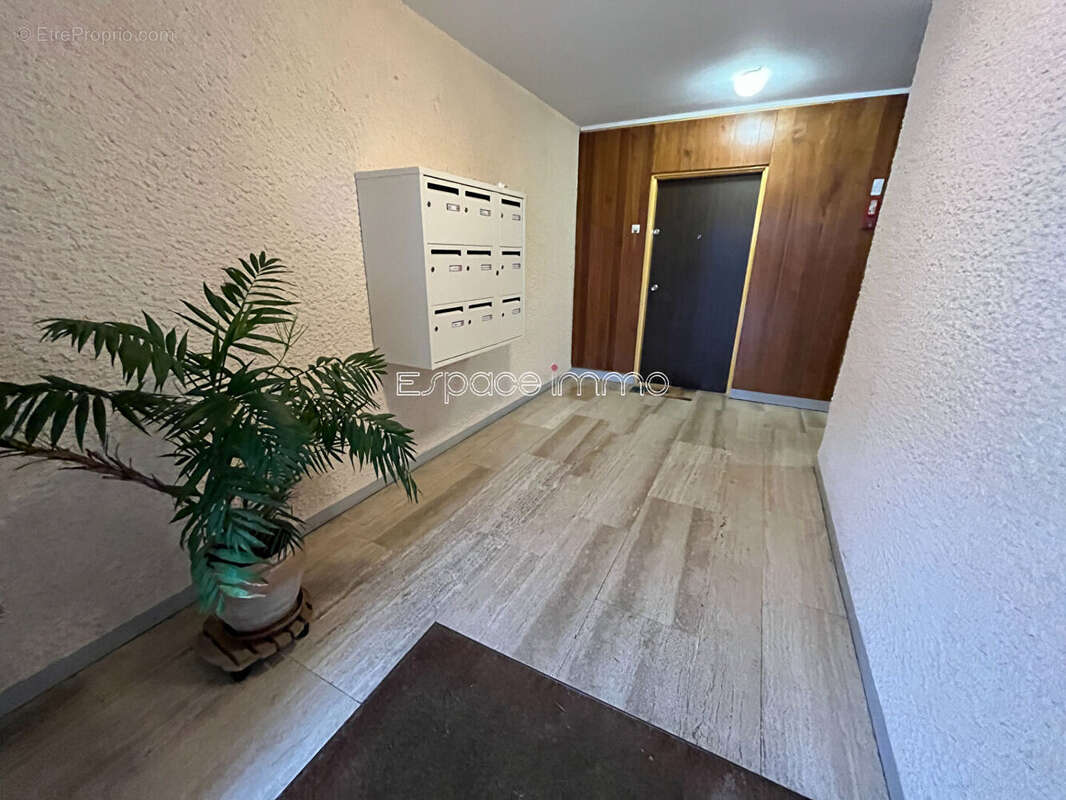 Appartement à MONT-SAINT-AIGNAN
