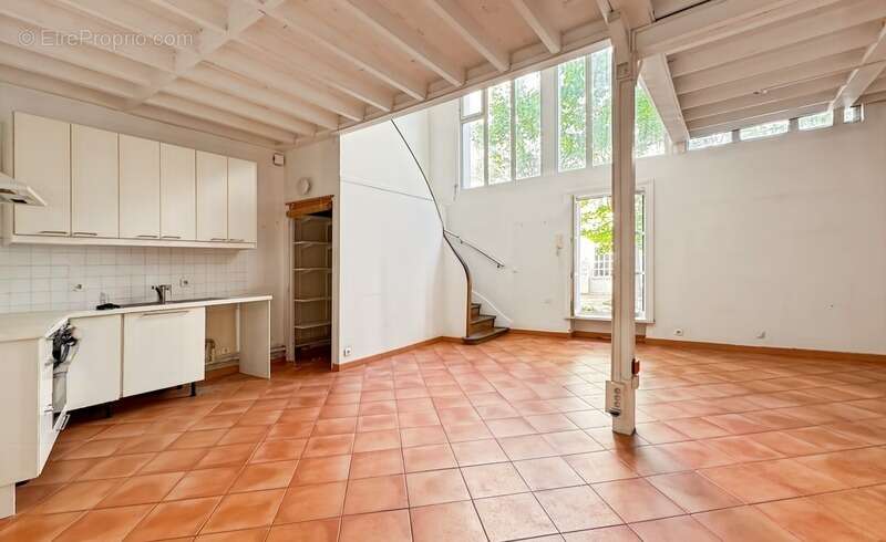 Appartement à PARIS-8E