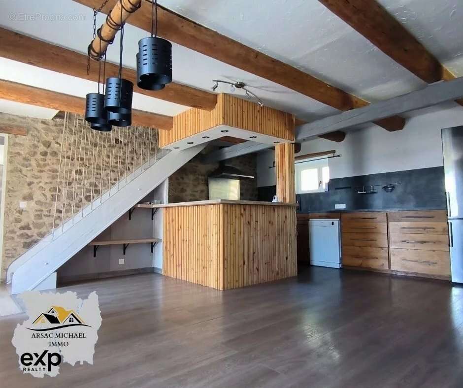 Maison à VERNET-LA-VARENNE