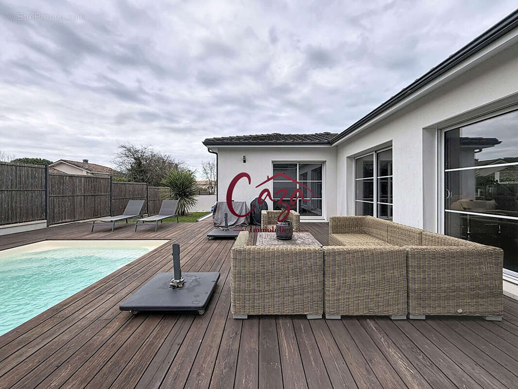 Maison à FARGUES-SAINT-HILAIRE