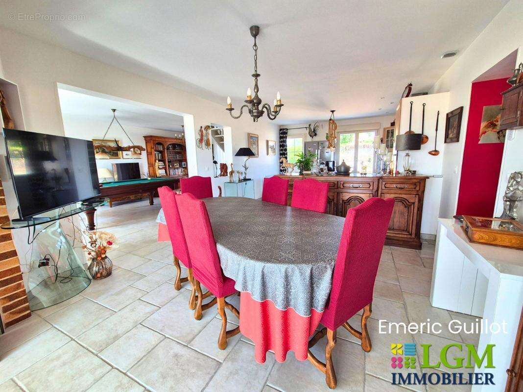  À VENDRE – Maison familiale de 128 m² avec véranda et grande terrasse - 4 chambres - un garage - Villerbon (Les Bouleaux) 41000 - photo 6
