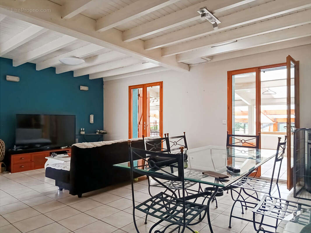 Maison contemporaine 5 pièces à vendre à Saint Sever  HAUT- 220 560 - photo 2