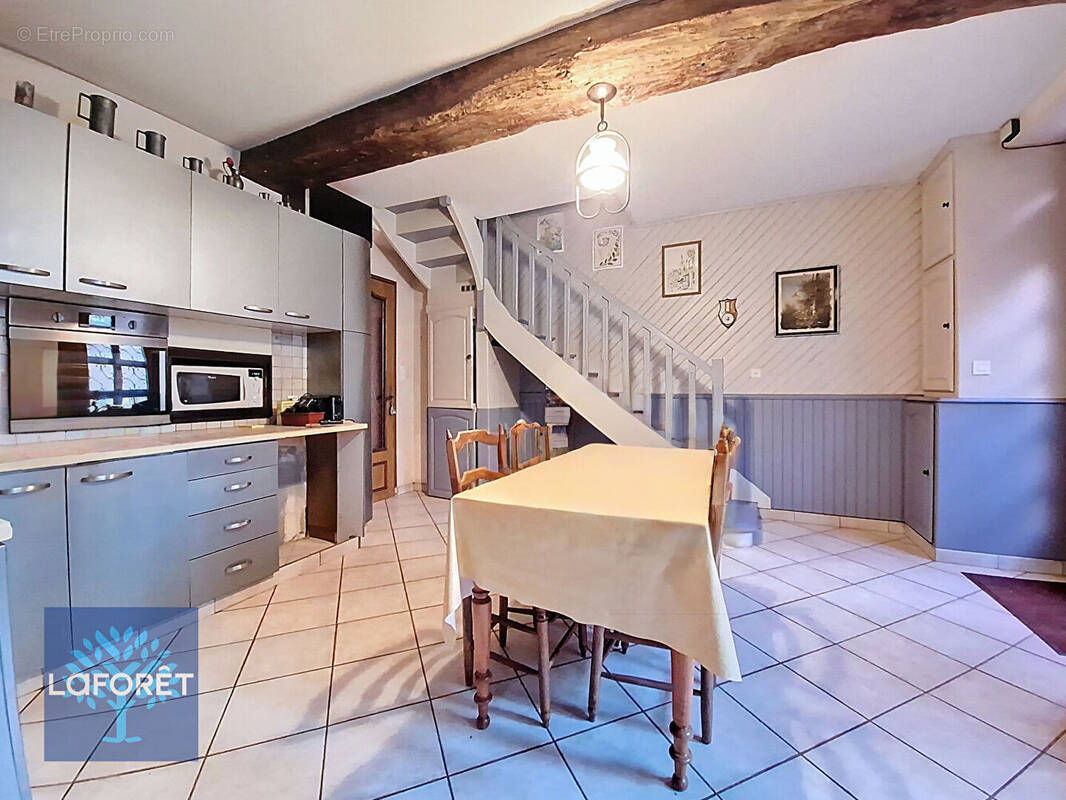 Maison à FOUGERES