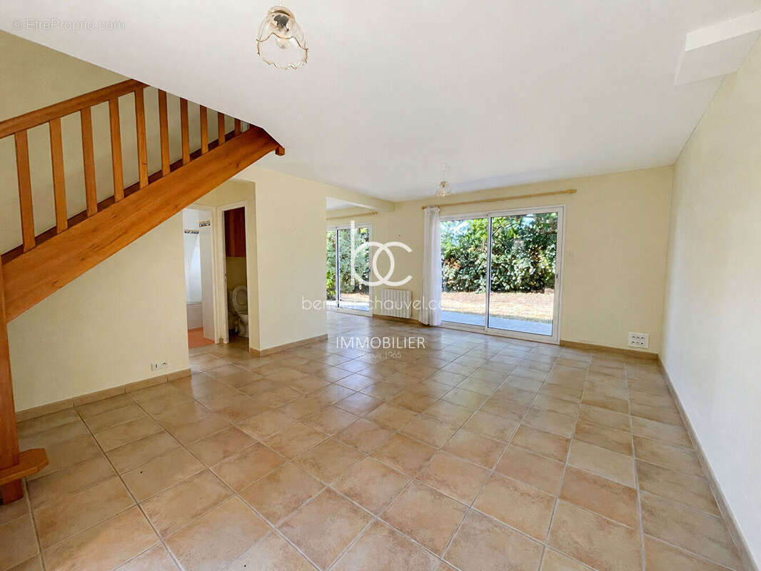 EXCLUSIVITÉ SARZEAU - Maison de 75 m² avec jardinet, proche du Golfe du Morbihan - photo 3