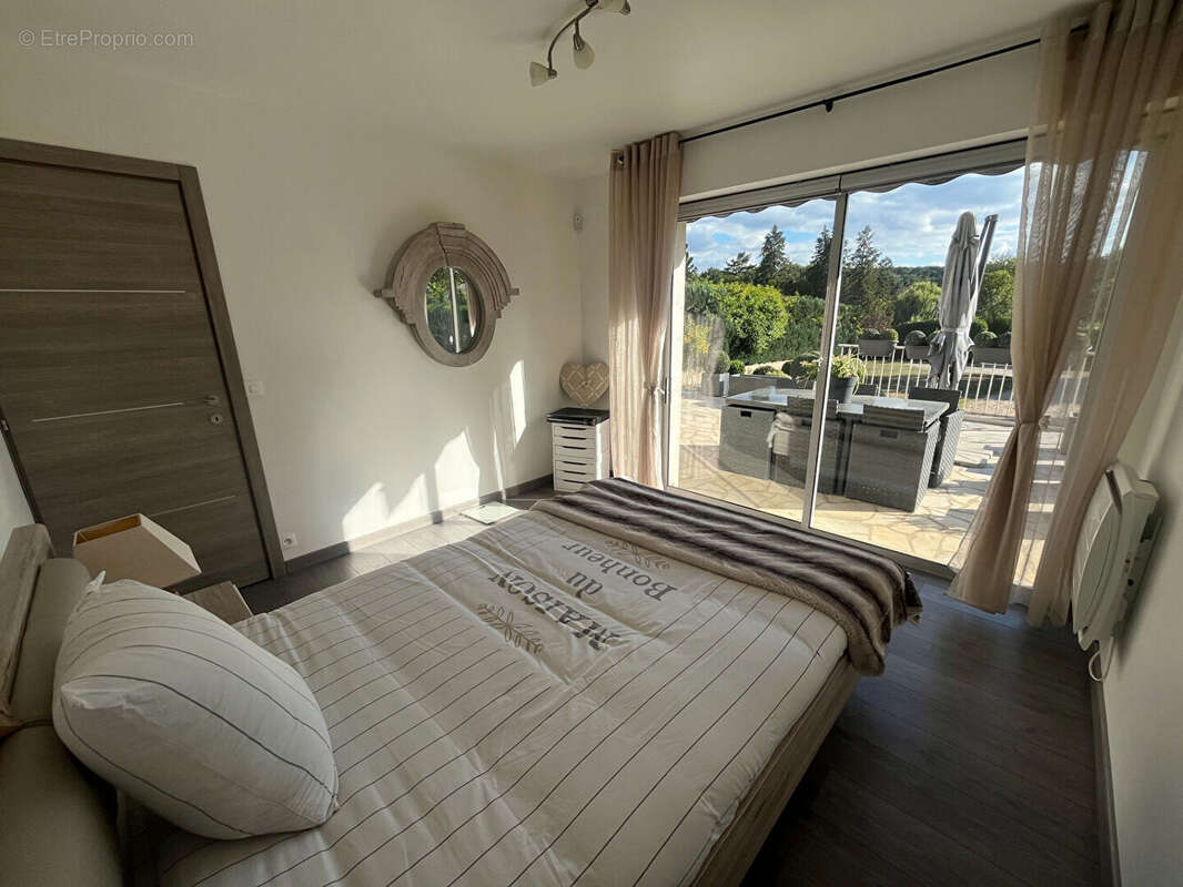 Maison à LES MESNULS