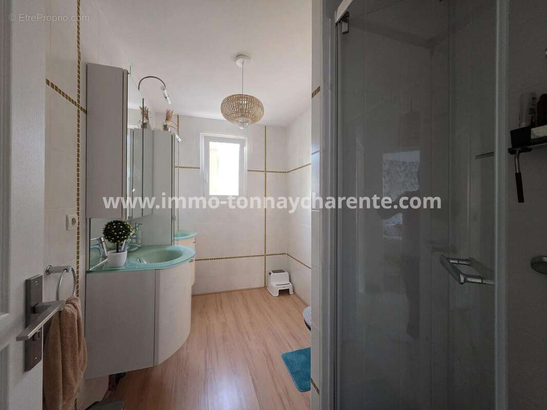 Maison à TONNAY-CHARENTE