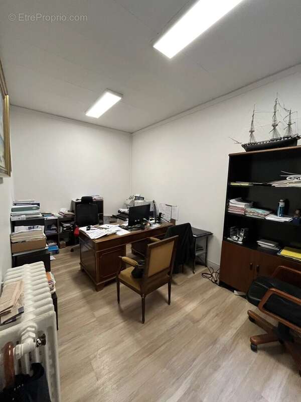 Commerce à PARIS-16E