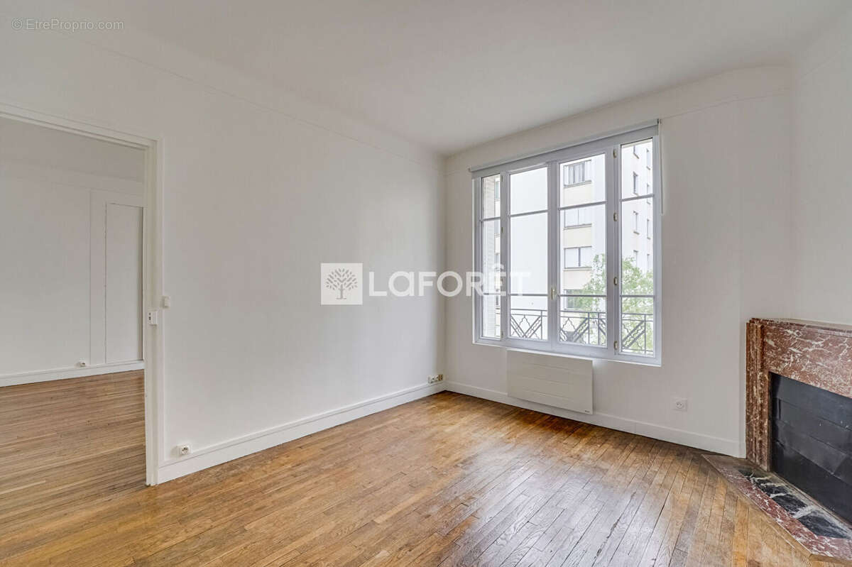 Appartement à PARIS-14E