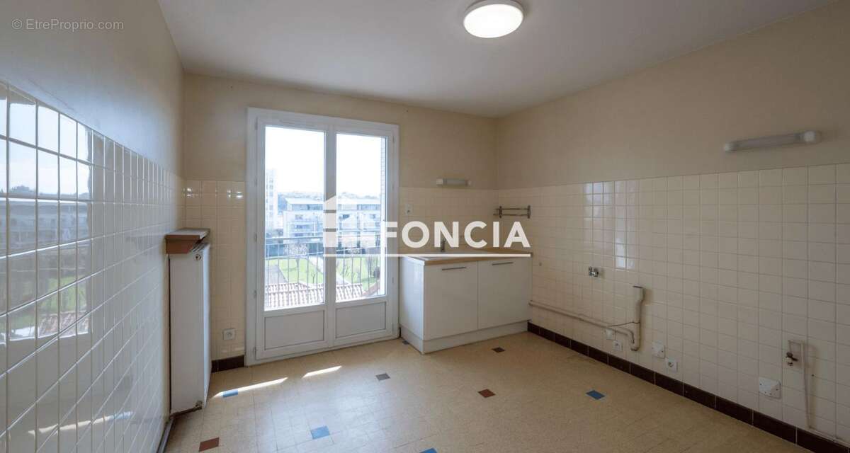 Appartement à BOURG-LES-VALENCE