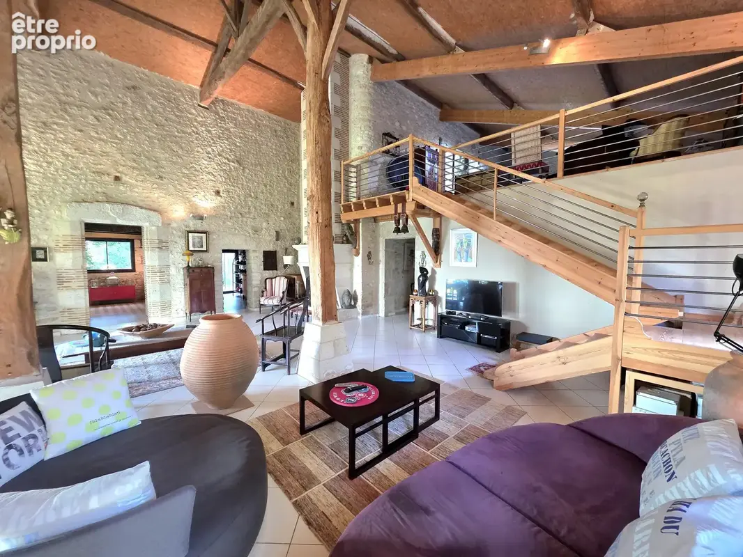 Charmante maison en pierre, pleine de caractère et de charme authentique - photo 3