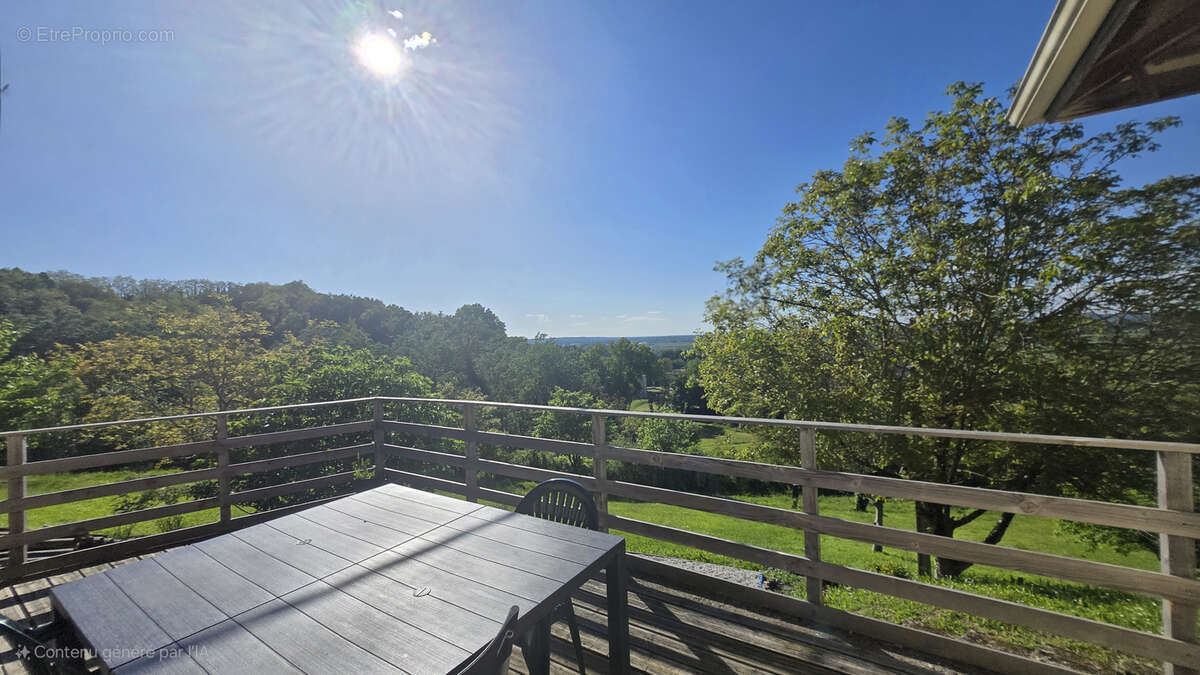 Maison à SAINT-MAGNE-DE-CASTILLON