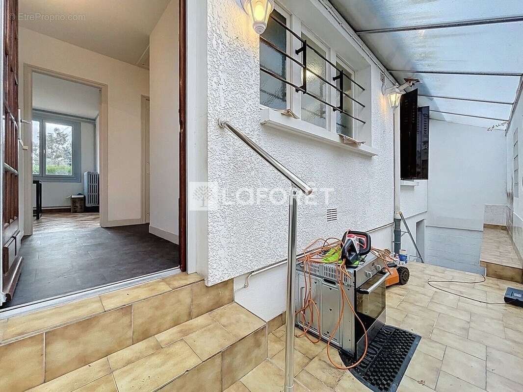 Maison à SAINT-ETIENNE-DU-ROUVRAY