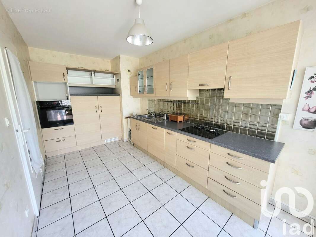 Photo 2 - Appartement à SAINT-GENEST-LERPT