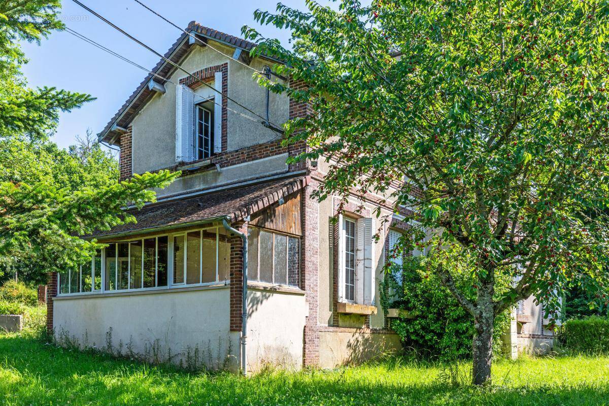 Maison à RUEIL-LA-GADELIERE